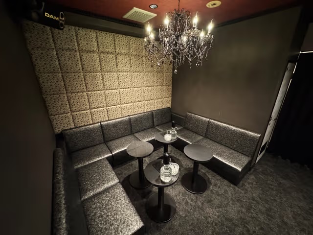 盛岡スナックROOMの店内写真