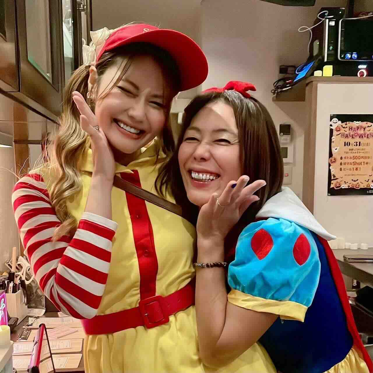 中野スナックESCAPE RAMのママとキャスト写真