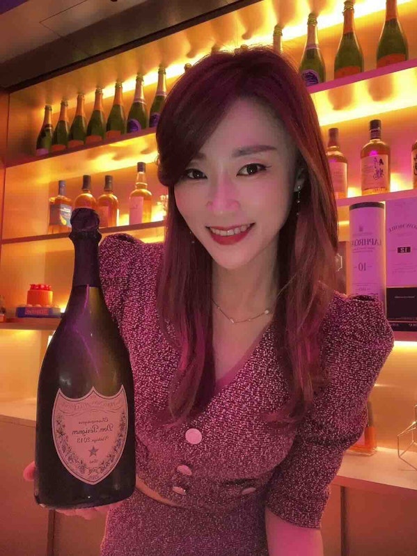 赤坂スナックLizのママの写真