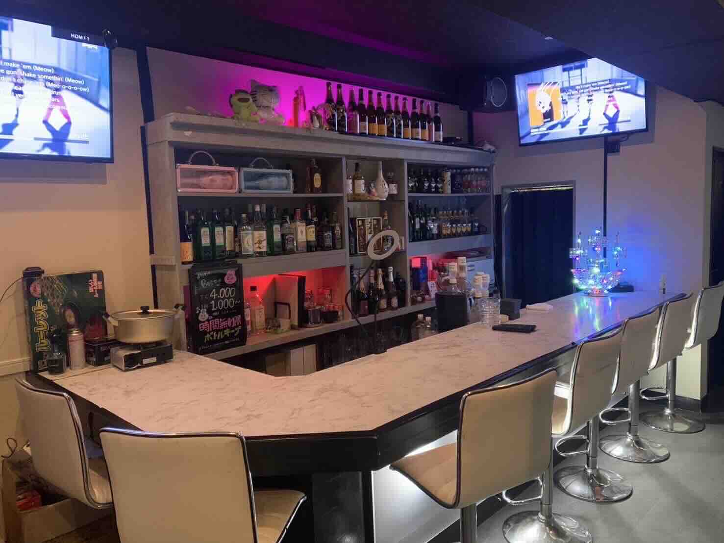 新宿スナックBESTIEの店舗写真