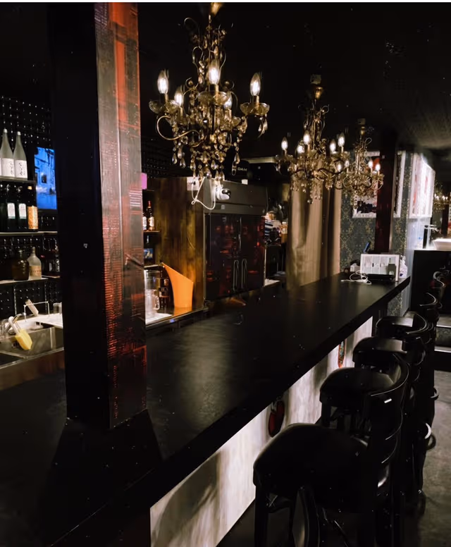 秋葉原スナック華の店内写真