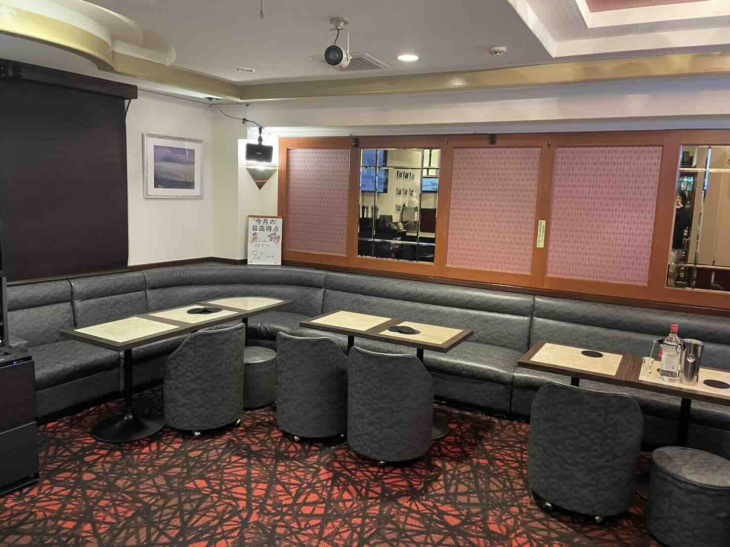 湯島スナックぴんぽんの店内写真