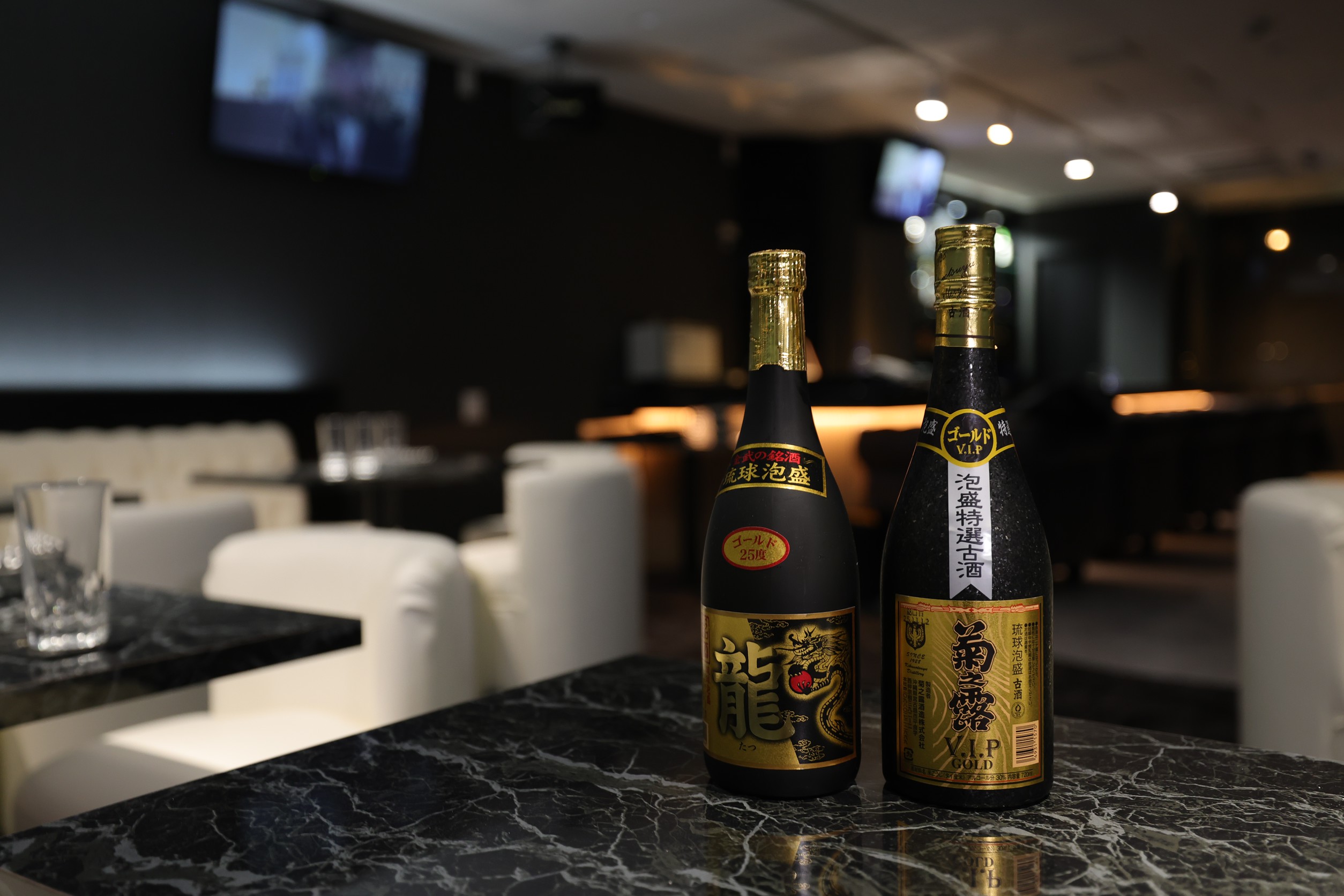 那覇スナックLunaRの店内写真