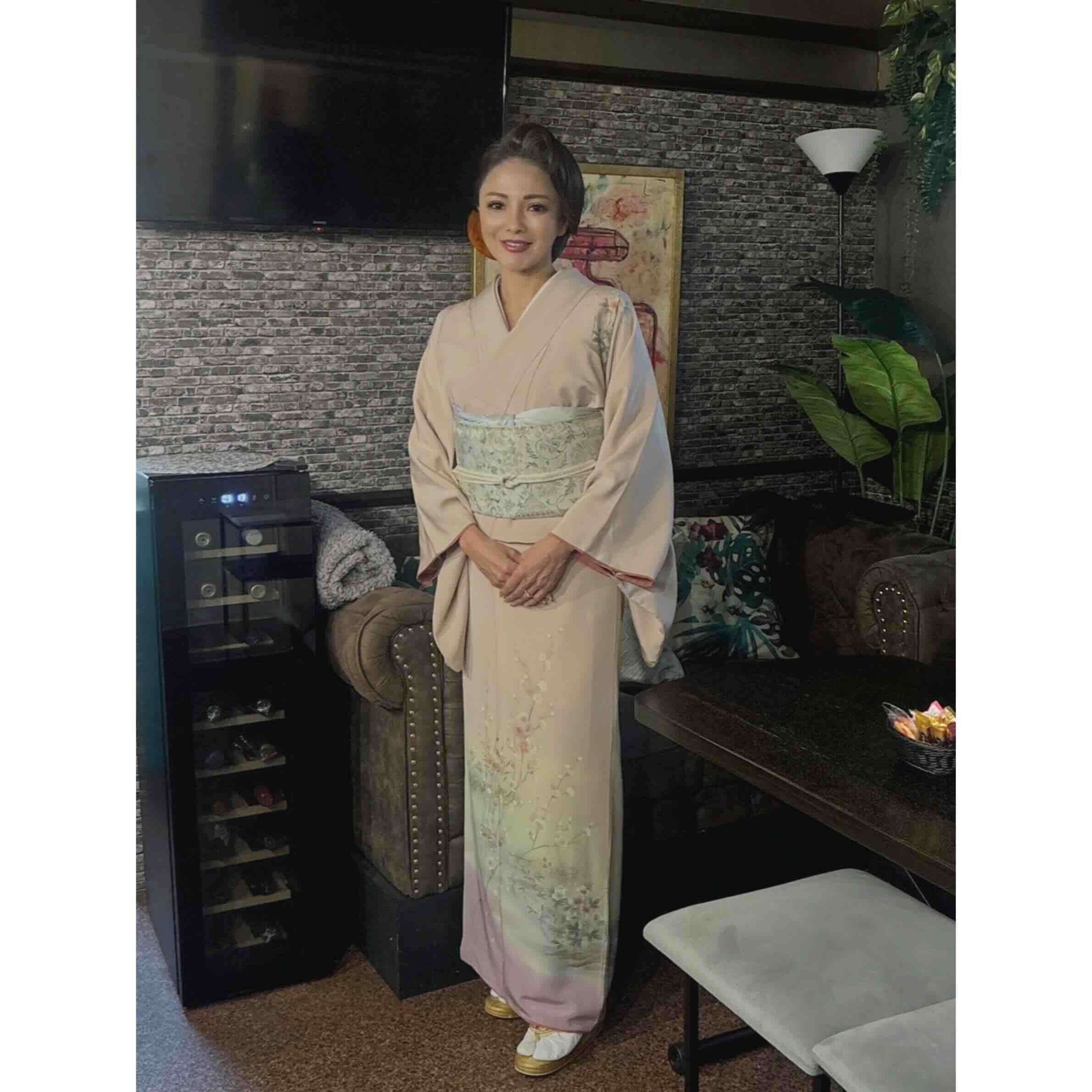 那覇スナック凛のママ写真