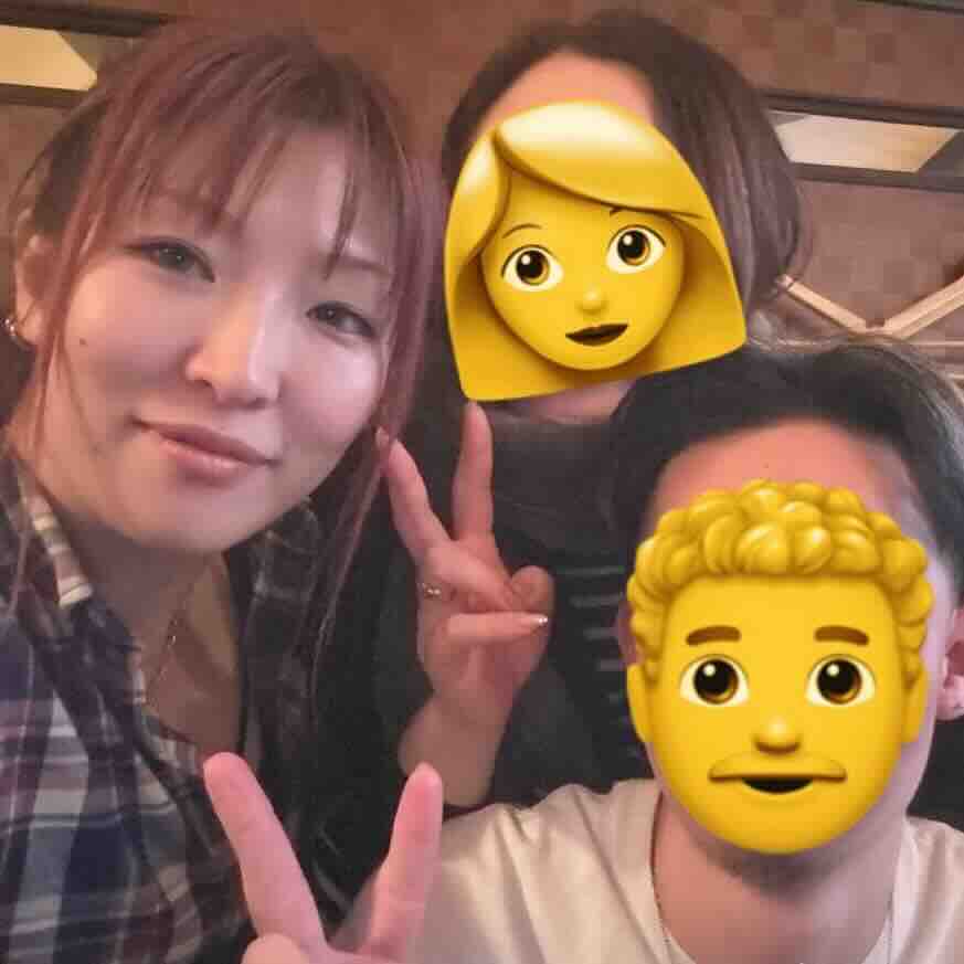 仙台スナックNATURAのママとお客様写真