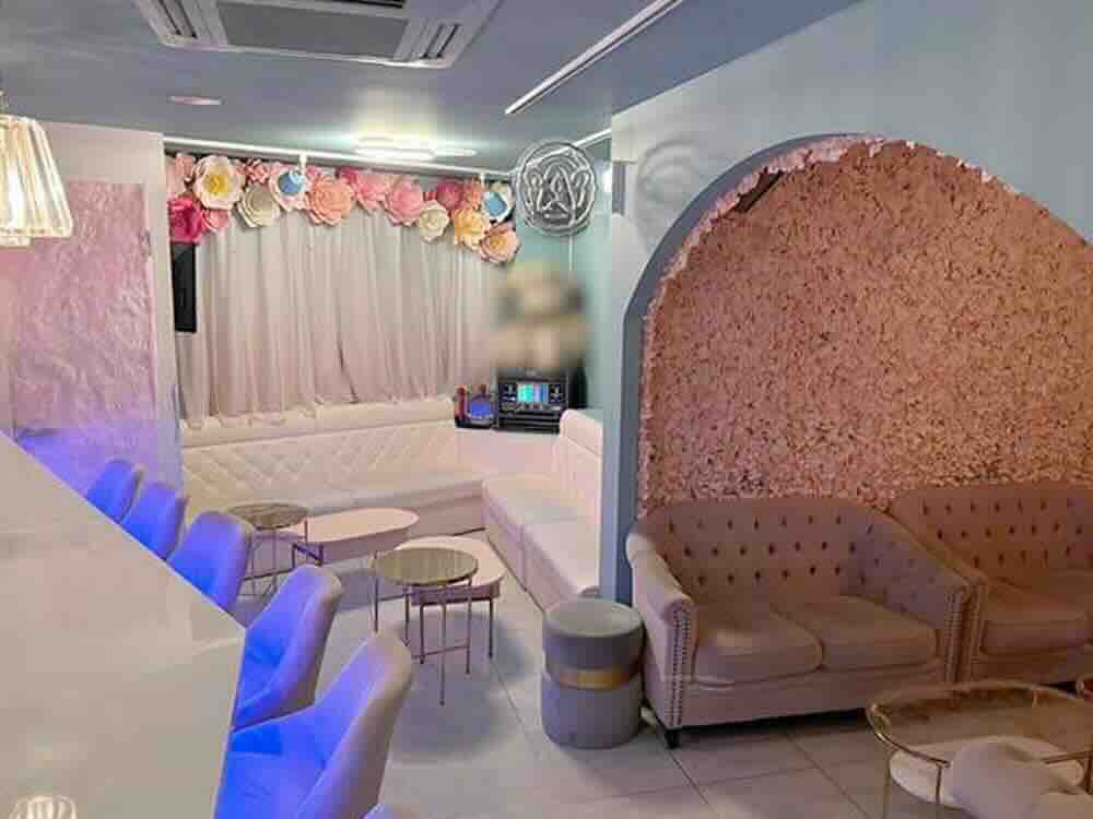 神田スナックHOPEの店内写真