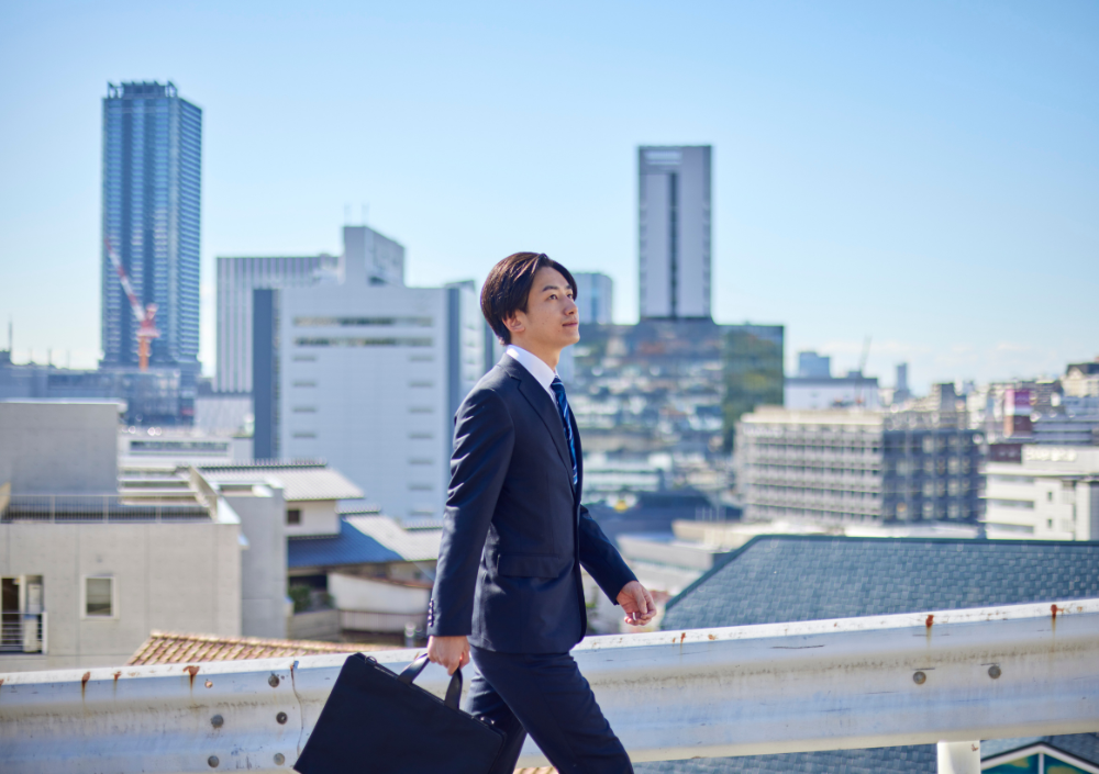 面接における正しい服装とは？スーツ以外の私服の場合や季節別の服装