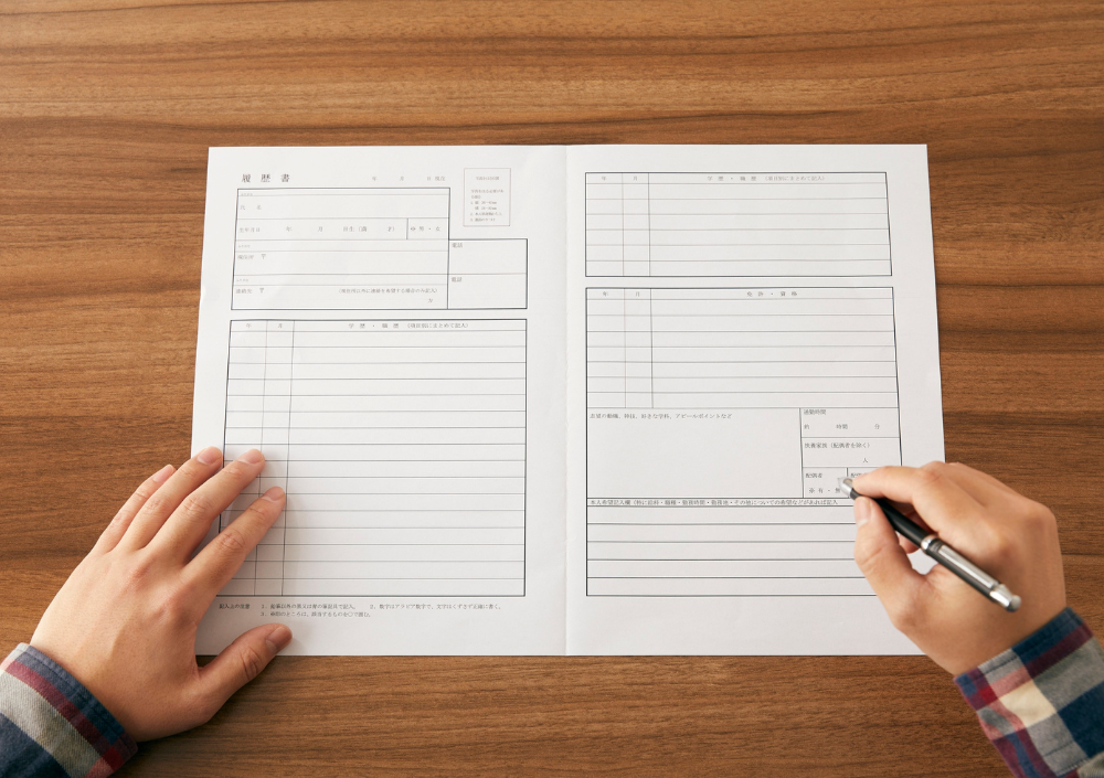 ES添削は誰に依頼すれば良い？無料サービスや間に合わない時の対策