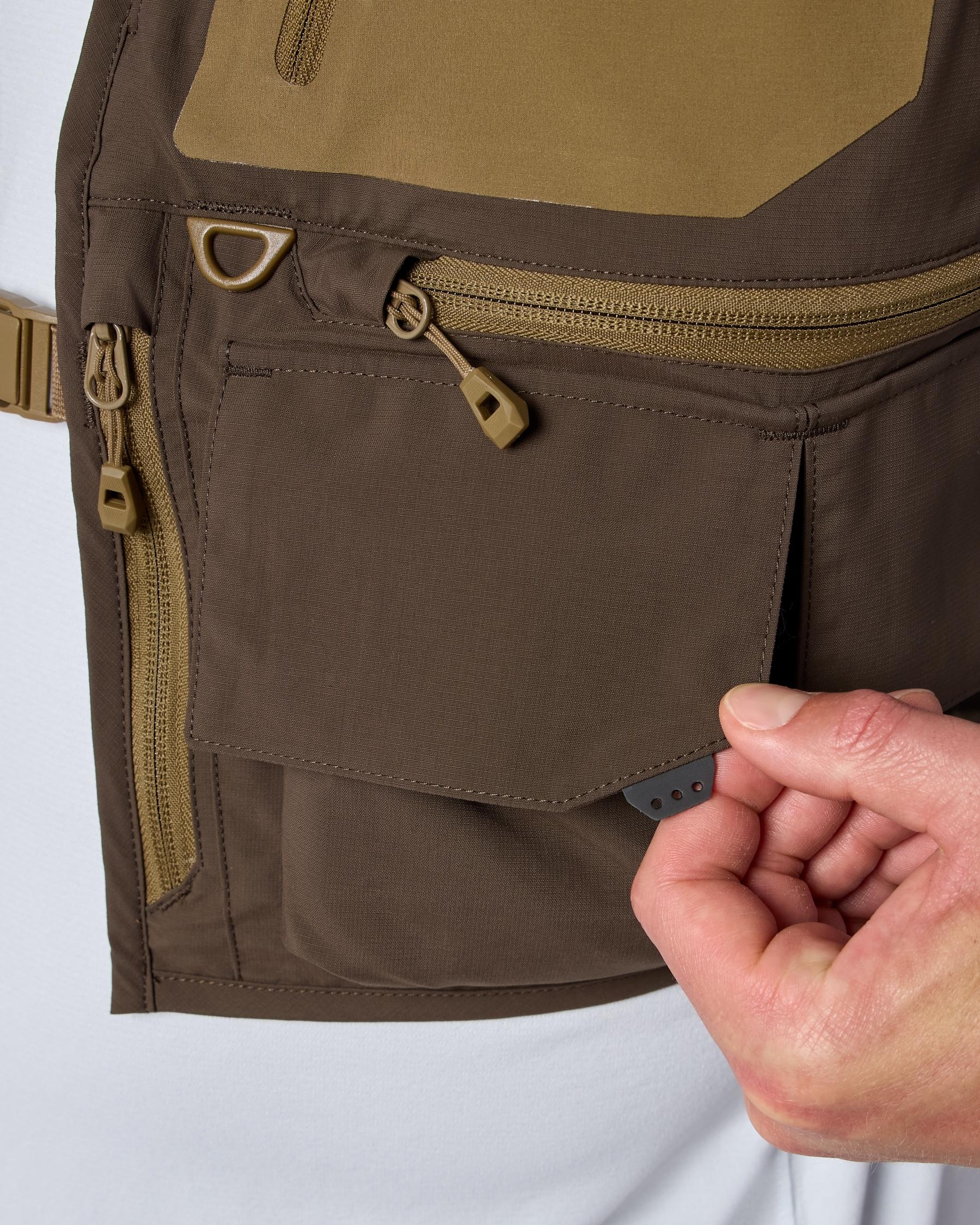 Headwaters Vest | Simms | マーヴェリック / Maverick