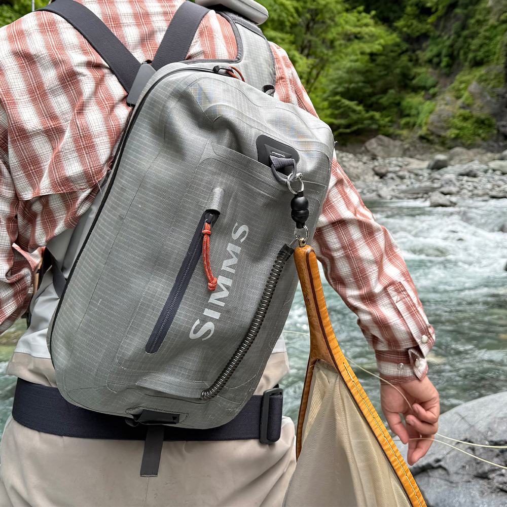 釣行スタイルで選ぶ Simmsスリングパック - Maverick's スタッフブログ