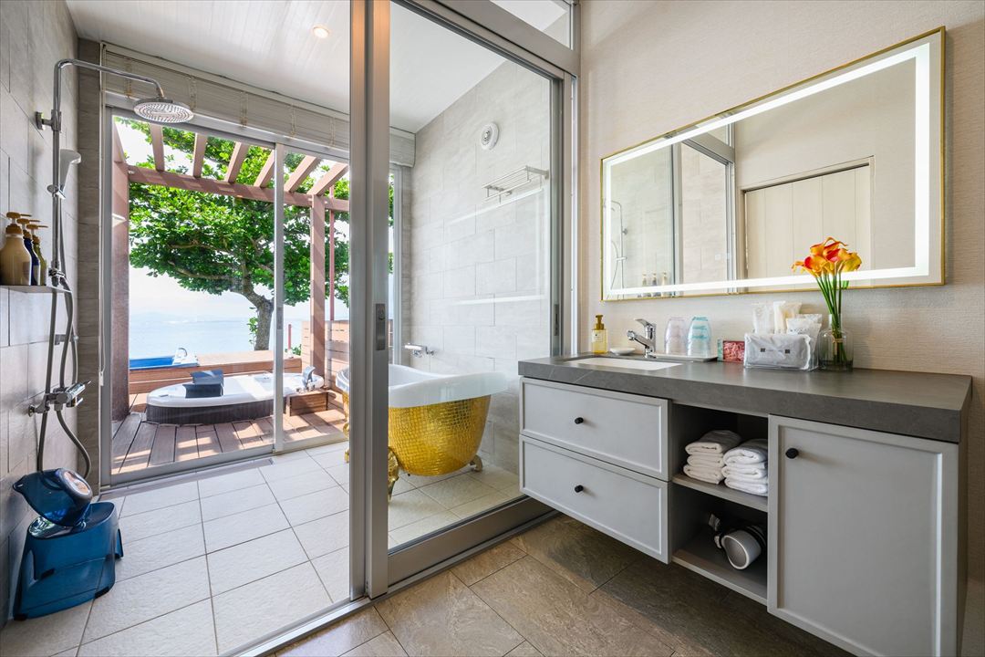 沖縄県うるま市50〜100㎡ (15〜30坪)の店舗(宿泊施設)のユニットハウス・プレハブ・コンテナハウス、脱衣所 お風呂