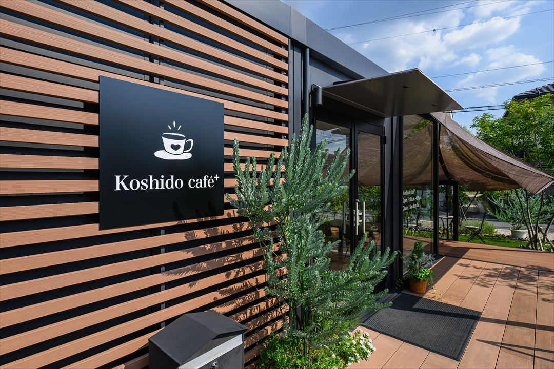 愛知県豊田市10〜50㎡ (3〜15坪)の店舗(飲食店)/教室のユニットハウス・プレハブ・コンテナハウス、エントランスの左アングル