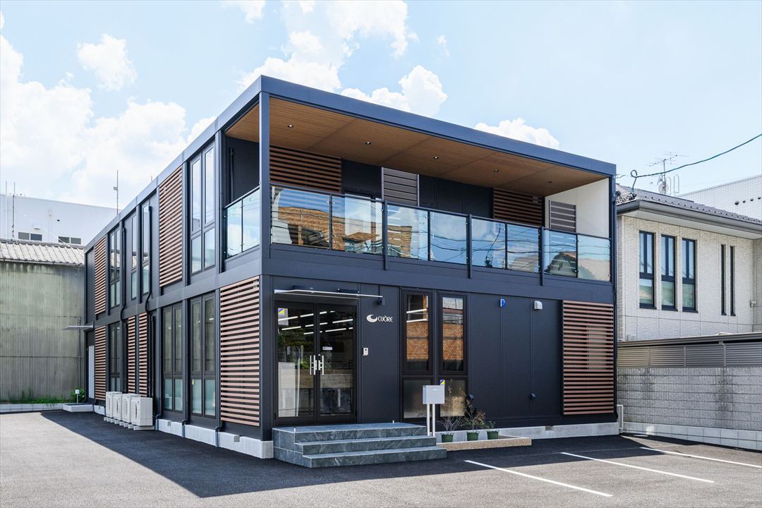 愛知県名古屋市100㎡以上（30坪以上）の事務所(会社事務所)のユニットハウス・プレハブ・コンテナハウス、外観の左アングル