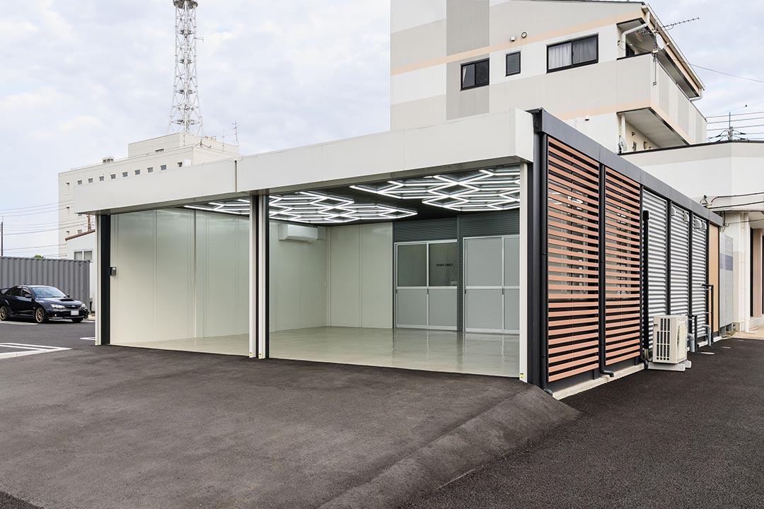 茨城県龍ヶ崎市50〜100㎡ (15〜30坪)の休憩所/車庫のユニットハウス・プレハブ・コンテナハウス、外観 右アングル