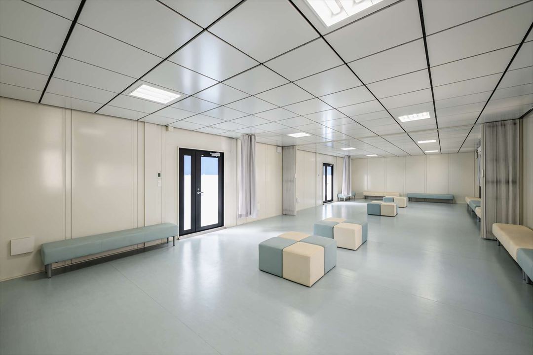 千葉県柏市100㎡以上（30坪以上）のスポーツレジャー(部室棟/クラブハウス)のユニットハウス・プレハブ・コンテナハウス、内観 ミーティング室②