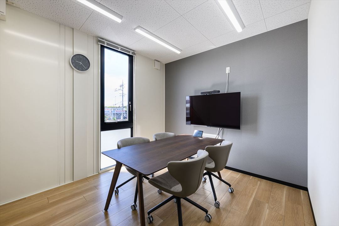 愛知県名古屋市100㎡以上（30坪以上）の事務所(会社事務所)のユニットハウス・プレハブ・コンテナハウス、内観2階 応接室