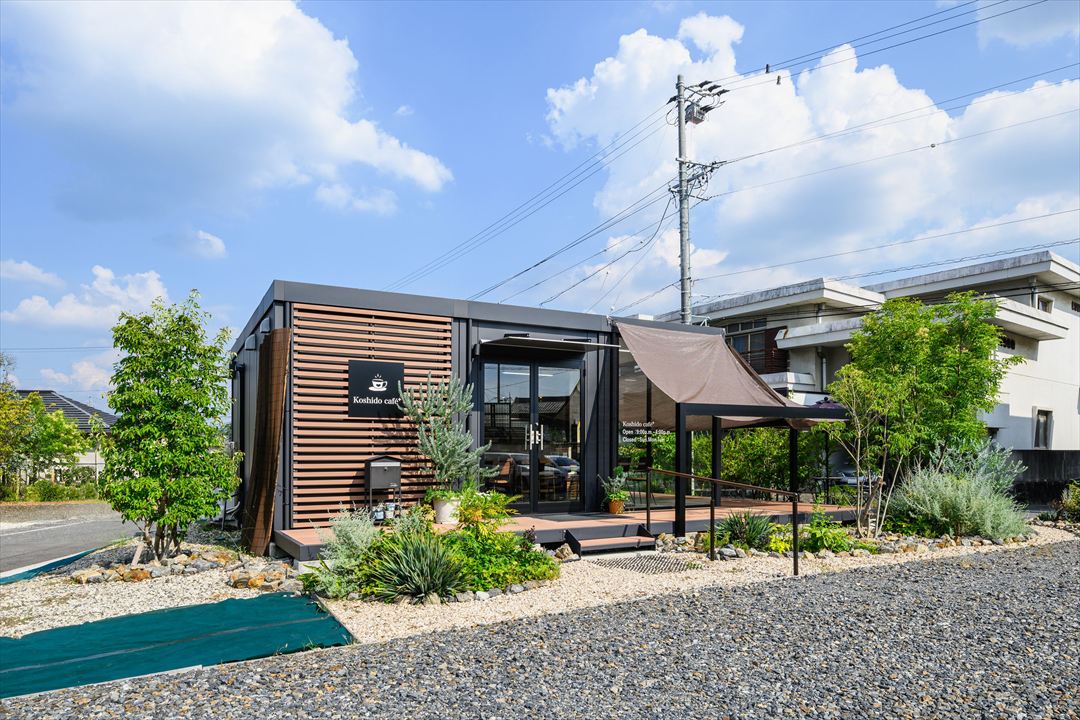 愛知県豊田市10〜50㎡ (3〜15坪)の店舗(飲食店)/教室のユニットハウス・プレハブ・コンテナハウス、外観の左アングル