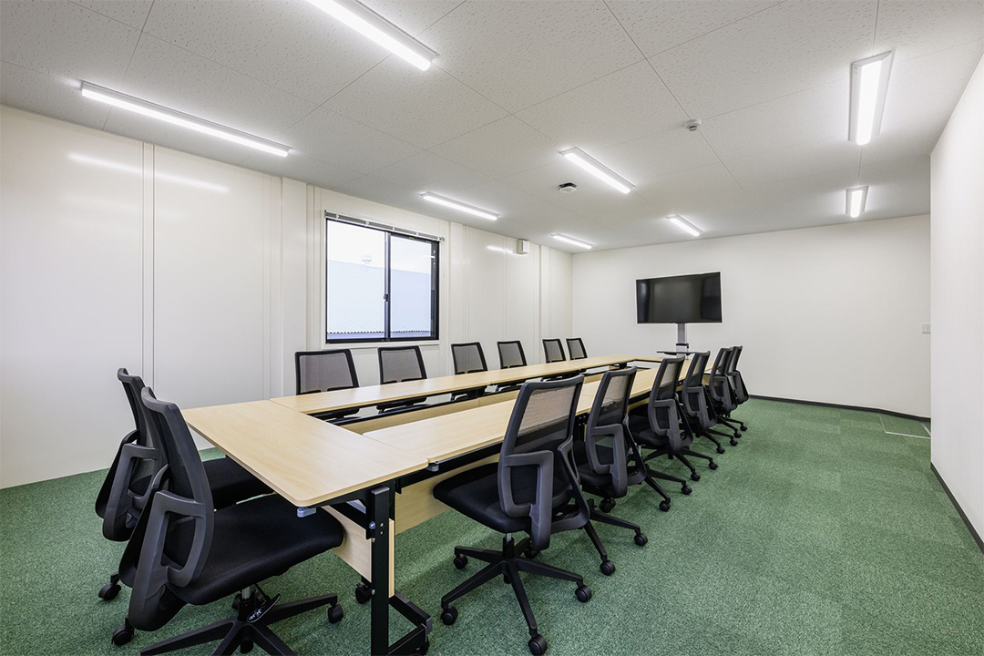 東京都練馬区100㎡以上（30坪以上）の事務所(会社事務所)のユニットハウス・プレハブ・コンテナハウス、内覧　会議室