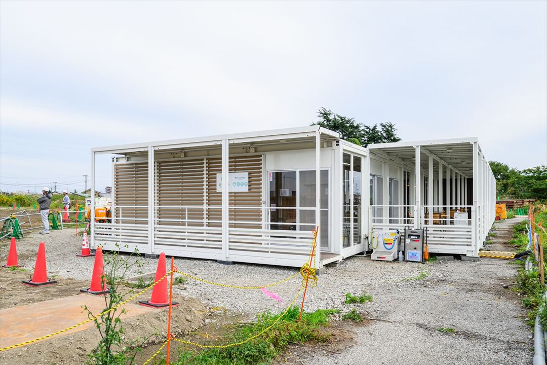 100㎡以上（30坪以上）の建設現場事務所/休憩所のユニットハウス・プレハブ・コンテナハウス、リバーサイド棟 休憩所 外観 正面