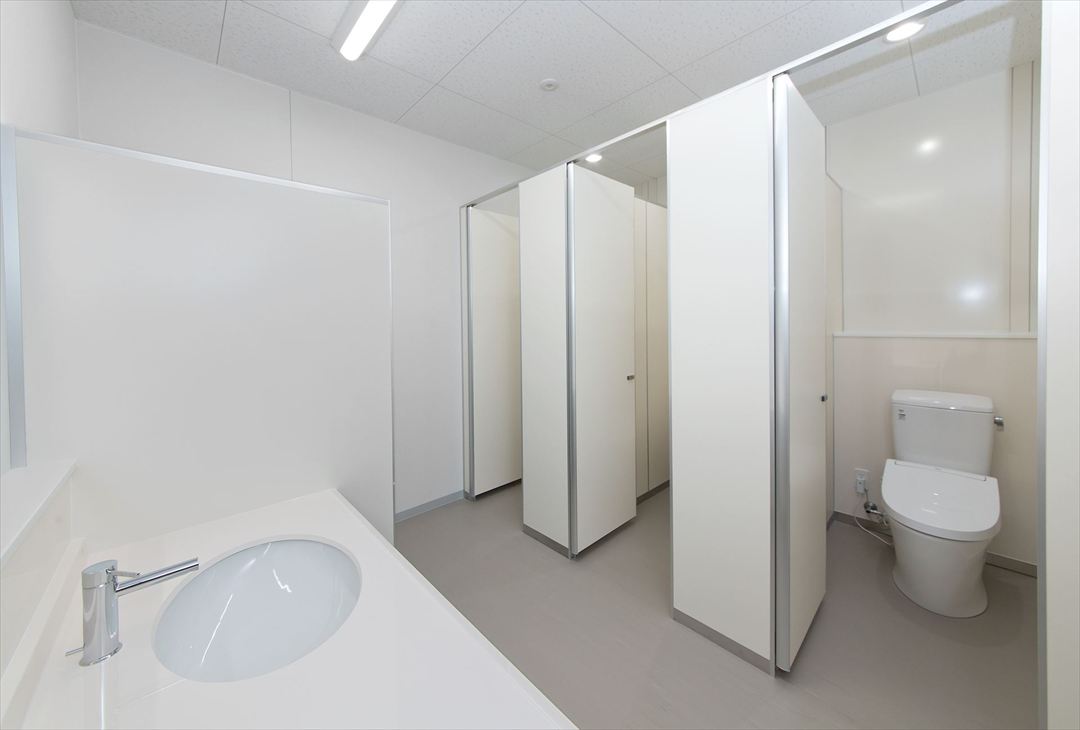 愛知県名古屋市100㎡以上（30坪以上）の事務所（会社事務所）のユニットハウス・プレハブ・コンテナハウス、トイレ