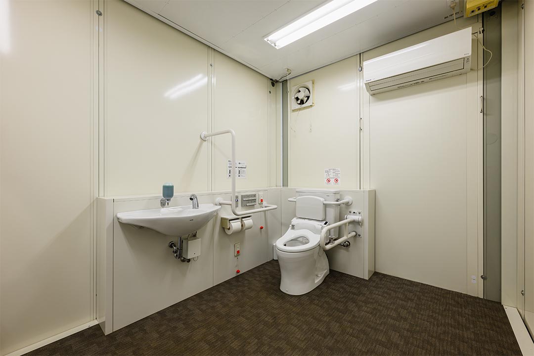 茨城県つくば市の研修施設/トイレのユニットハウス・プレハブ・コンテナハウス、ユニバーサルトイレ
