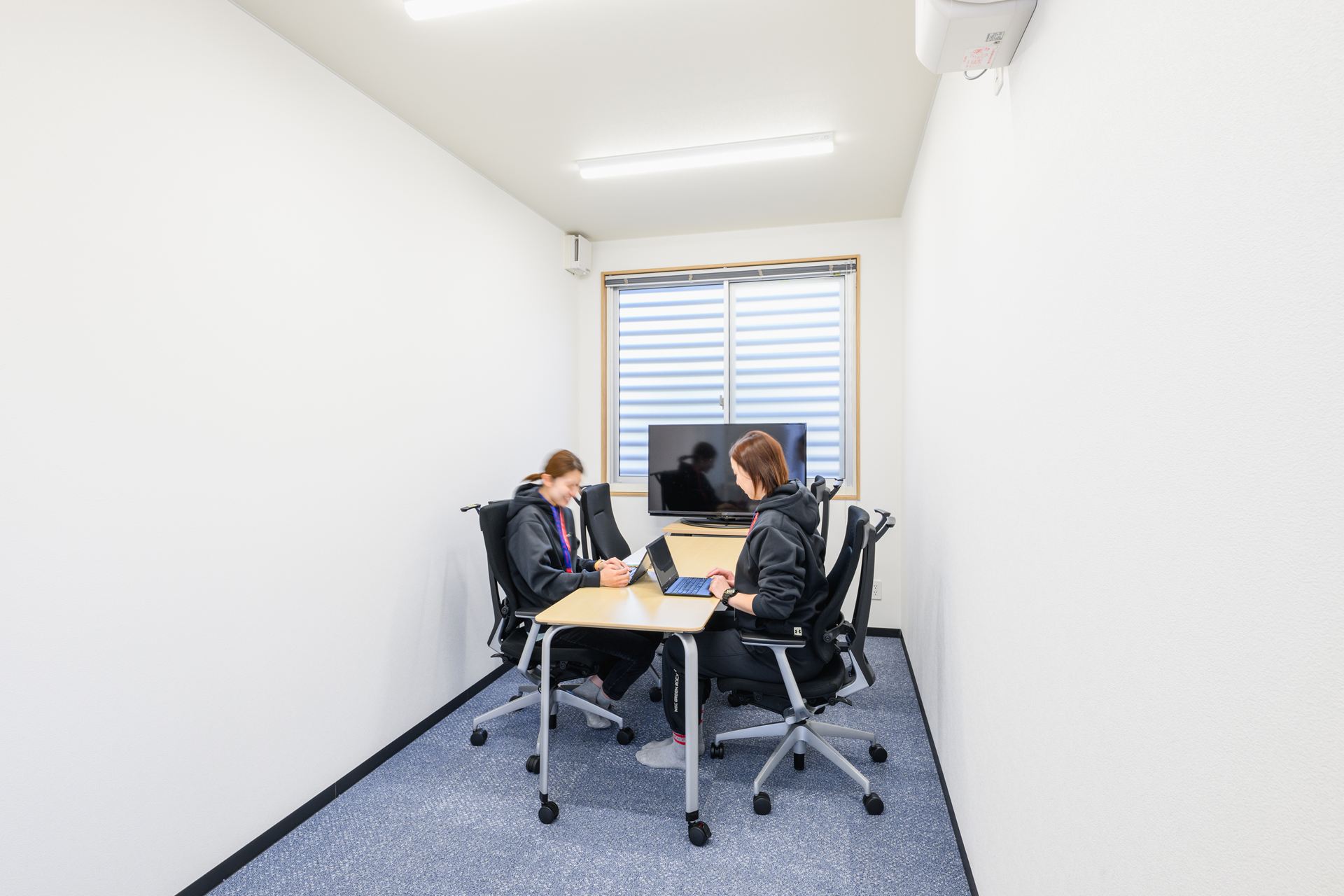 神奈川県川崎市50〜100㎡ (15〜30坪)の休憩所のユニットハウス・プレハブ・コンテナハウス、内覧　ミーティングルーム