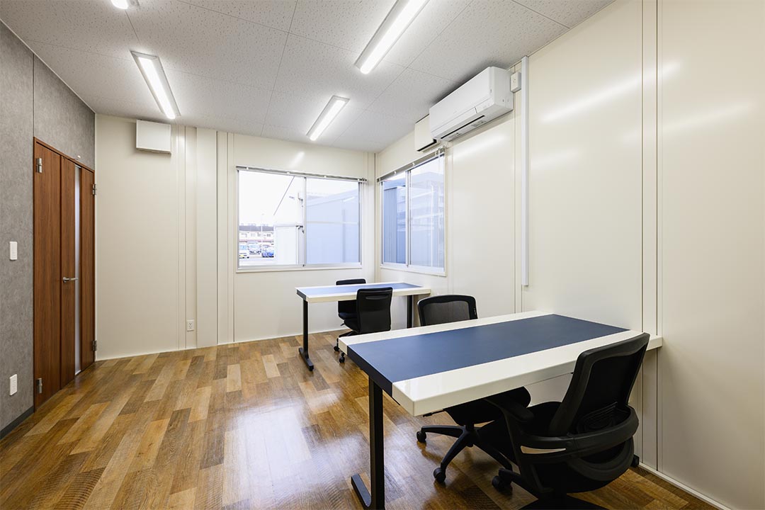 茨城県龍ヶ崎市50〜100㎡ (15〜30坪)の休憩所/車庫のユニットハウス・プレハブ・コンテナハウス、内覧 事務室