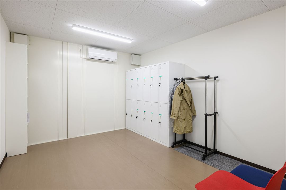 東京都板橋区100㎡以上（30坪以上）の事務所(会社事務所)のユニットハウス・プレハブ・コンテナハウス、更衣室
