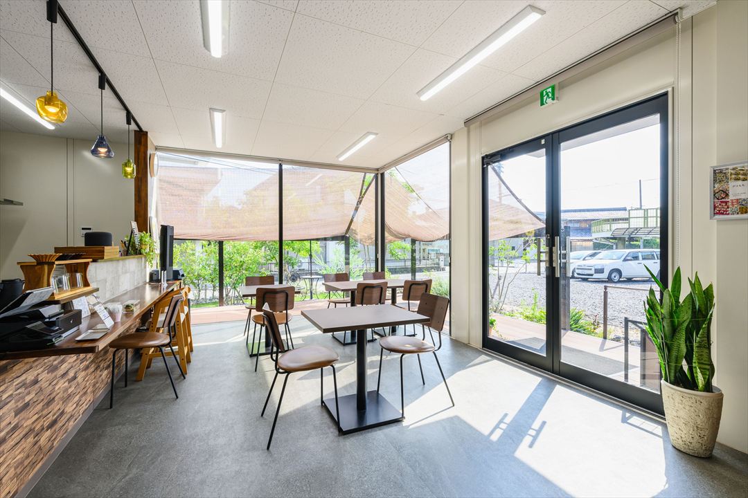 愛知県豊田市10〜50㎡ (3〜15坪)の店舗(飲食店)/教室のユニットハウス・プレハブ・コンテナハウス、内観　カウンター左アングル