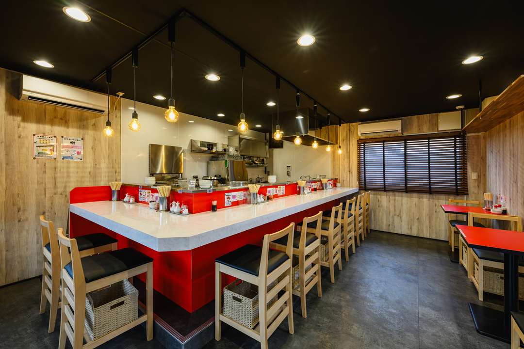 千葉県我孫子市10〜50㎡ (3〜15坪)の店舗(飲食店舗)のユニットハウス・プレハブ・コンテナハウス、内覧 入口から店内を見た様子