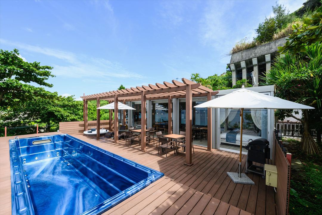 沖縄県うるま市50〜100㎡ (15〜30坪)の店舗(宿泊施設)のユニットハウス・プレハブ・コンテナハウス、外観 右アングル