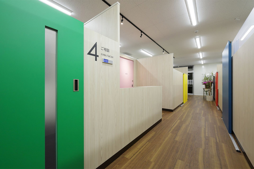 岡山県岡山市100㎡以上（30坪以上）の店舗(住宅ローンセンター)/事務所のユニットハウス・プレハブ・コンテナハウス、住宅ローンセンター内観 相談ブース