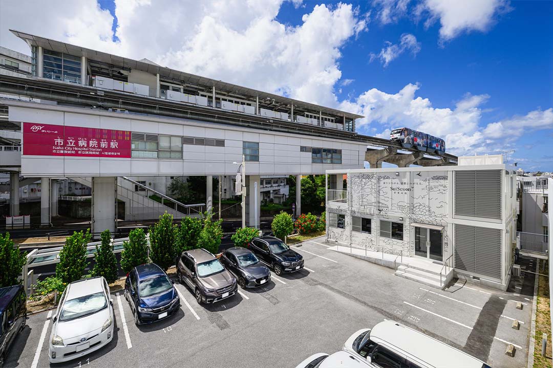 沖縄県那覇市の事務所(会社事務所)/研修スペースのユニットハウス・プレハブ・コンテナハウス、外観 鳥瞰