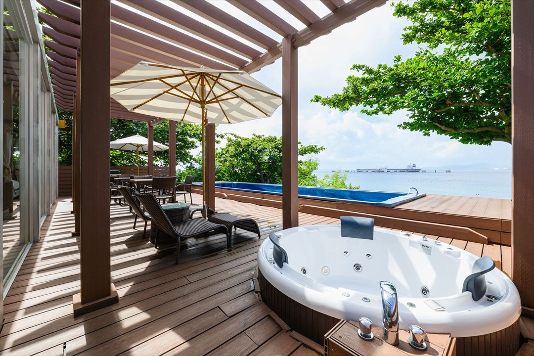 沖縄県うるま市50〜100㎡ (15〜30坪)の店舗(宿泊施設)のユニットハウス・プレハブ・コンテナハウス、バルコニー ジャグジー