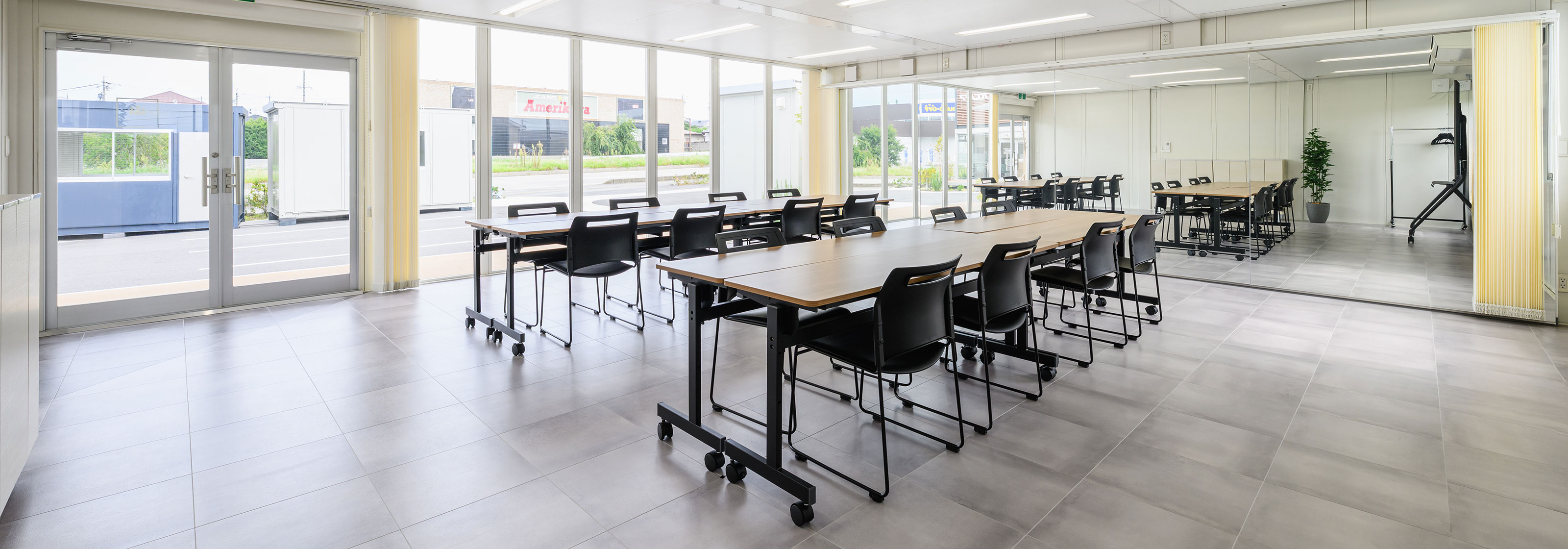 ユニットハウス・プレハブ・コンテナハウス | 佐久北インター店/展示場、MS SHOP 1F 内観