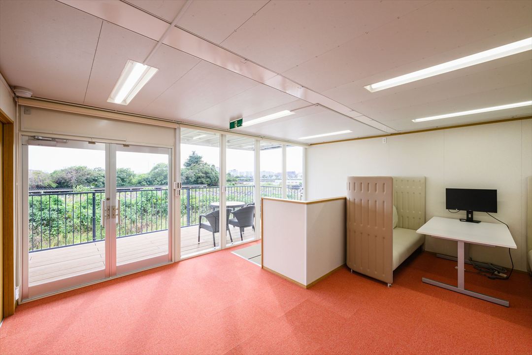 100㎡以上（30坪以上）の建設現場事務所/休憩所のユニットハウス・プレハブ・コンテナハウス、事務所棟 内観 2階