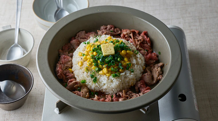 薄切り牛肉のガリバタライス