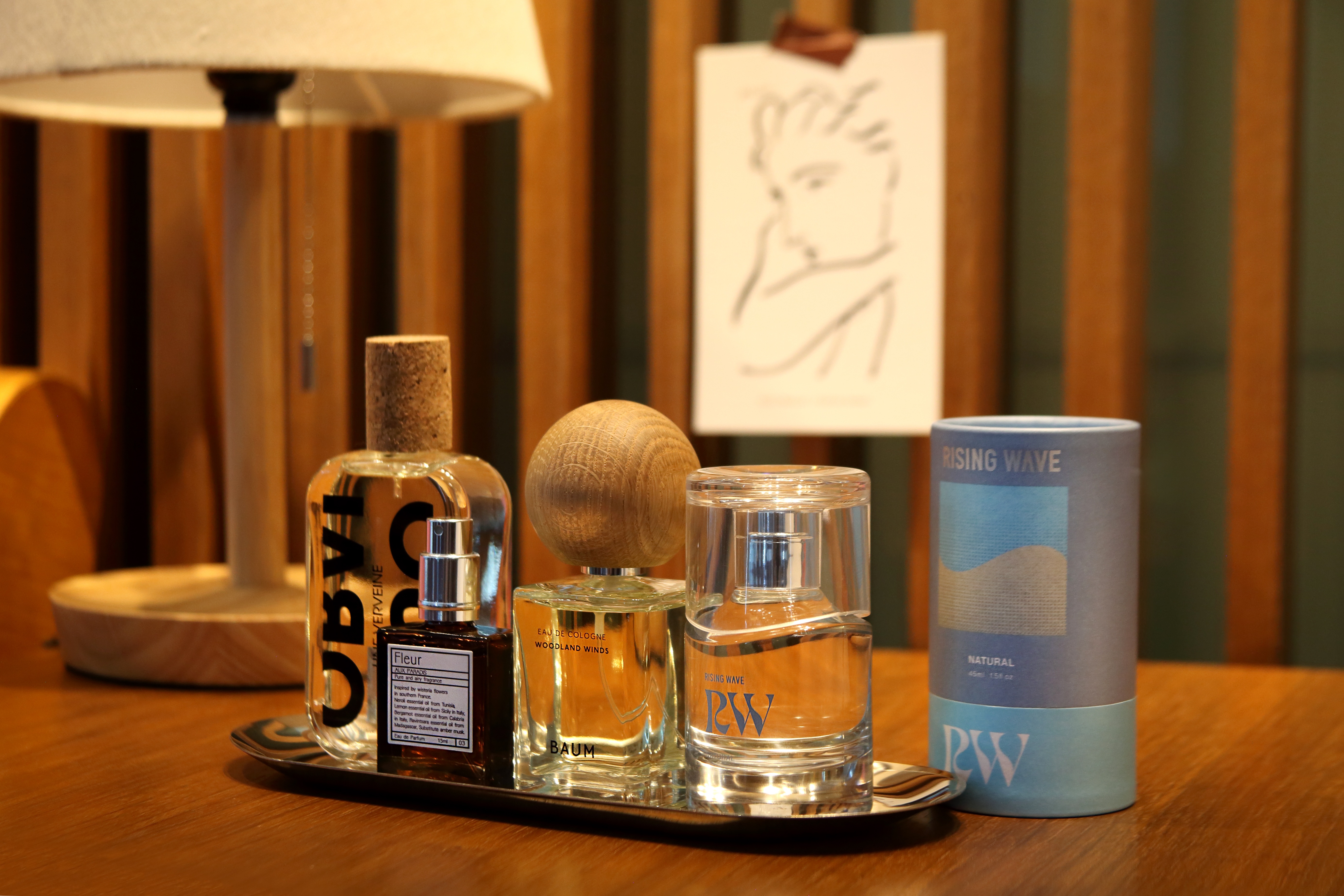 素敵なフランスの香水デザイン Eu de Cologne France レッド ダブル ベッドカバー x1 枕カバー ×2 セット 素敵なフランスの香水デザイン Eu de Cologne France レッド ダブル