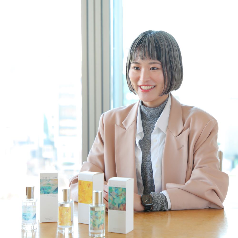 高崎ぼすこ　個展　Euphoria それでも俺のものになる　オードトワレ　香水 Amazon.co.jp: パルファチューン 003 大塚愛 ゾッ婚ディション