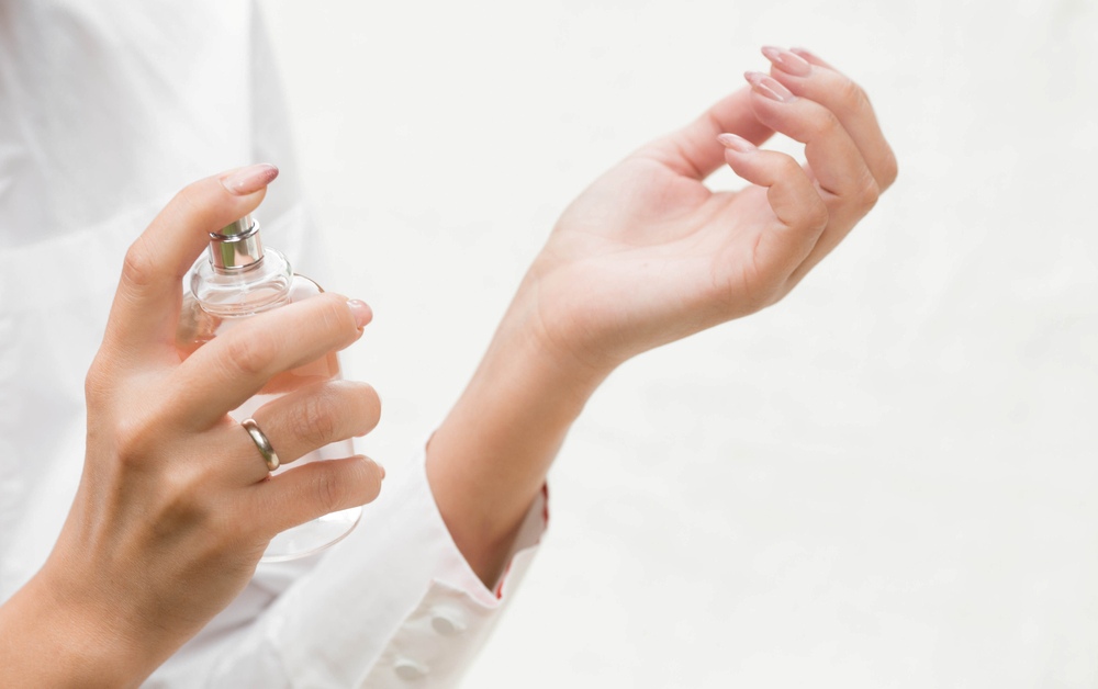 香水に使用期限はあるの？期限や劣化の目安、正しい保管方法を知ろう