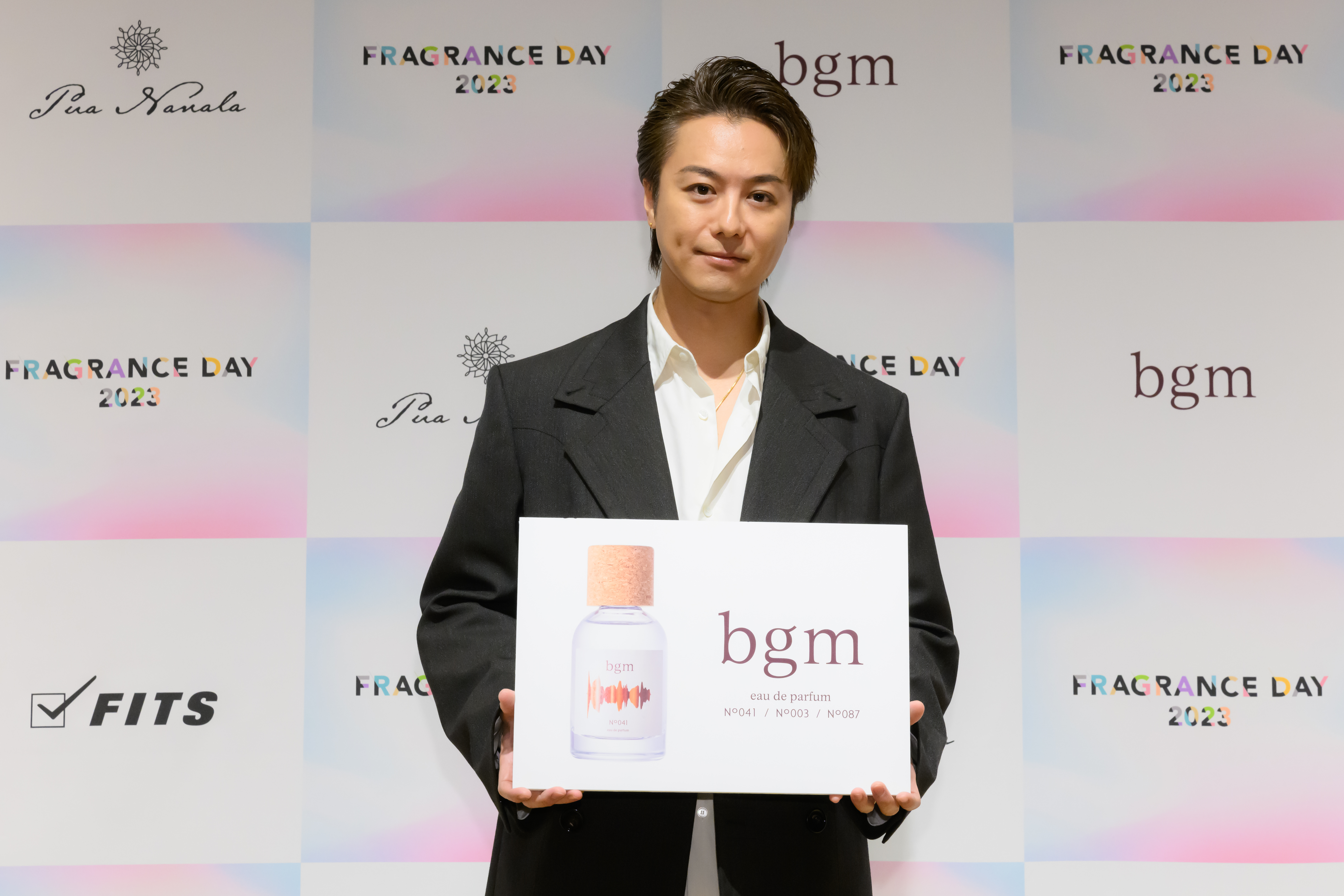 TAKAHIROが“香り愛”を披露「目隠ししてもメンバーを当てられる
