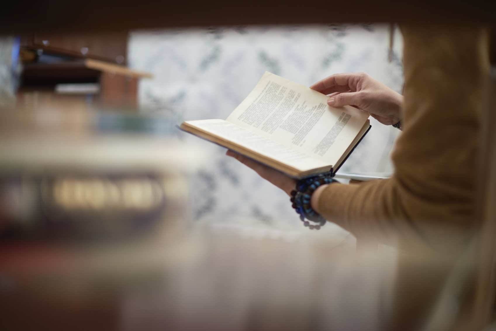 ビル ゲイツなど 大富豪の読書量は 年収300万円の人の38倍 でも 有名になりたくて 仕方がないミーハー著者の本を読んでも何も変わらない リーディング カンパニー株式会社