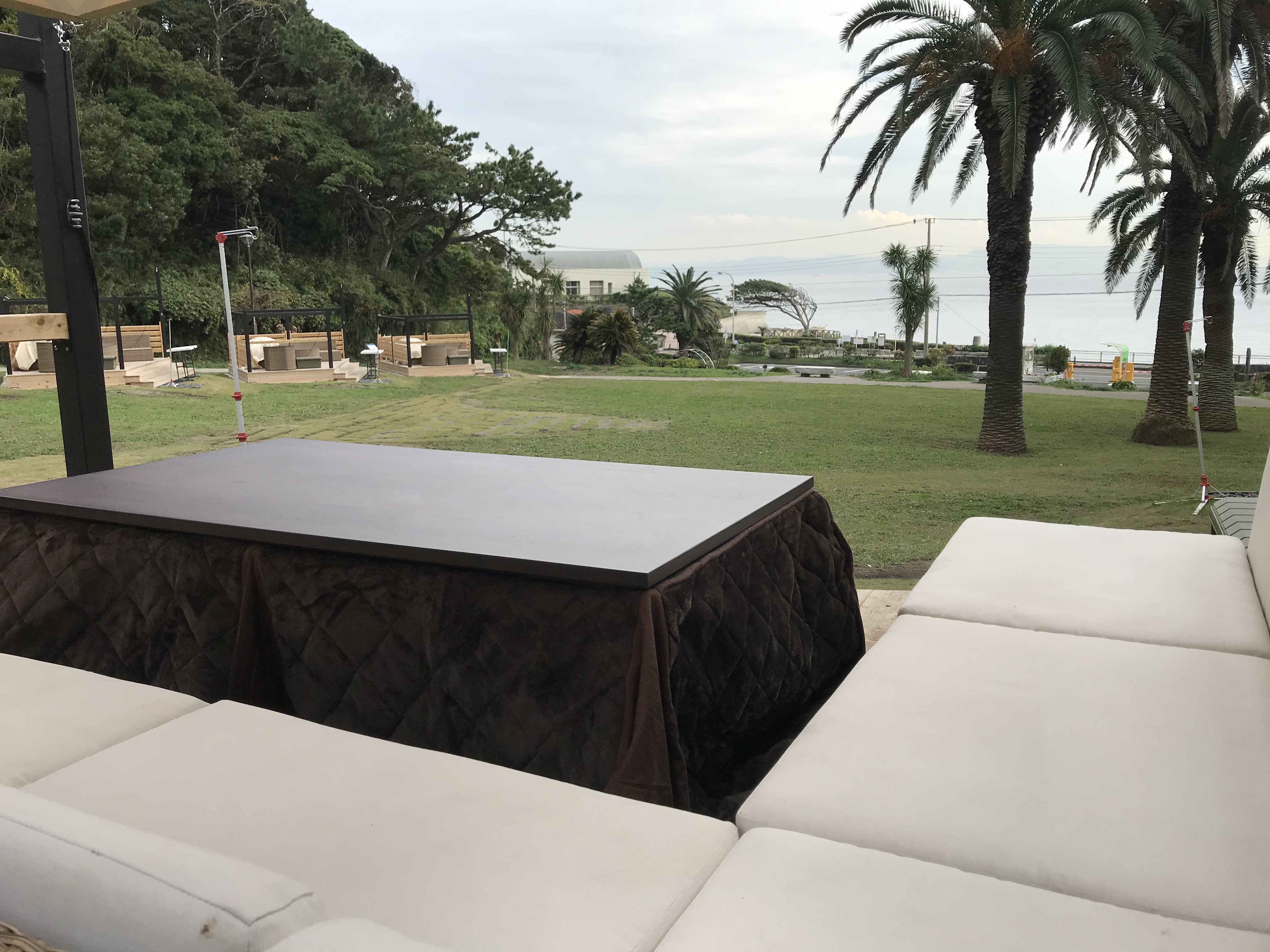 【冬季限定】海の見える公園のリビングでこたつでBBQ