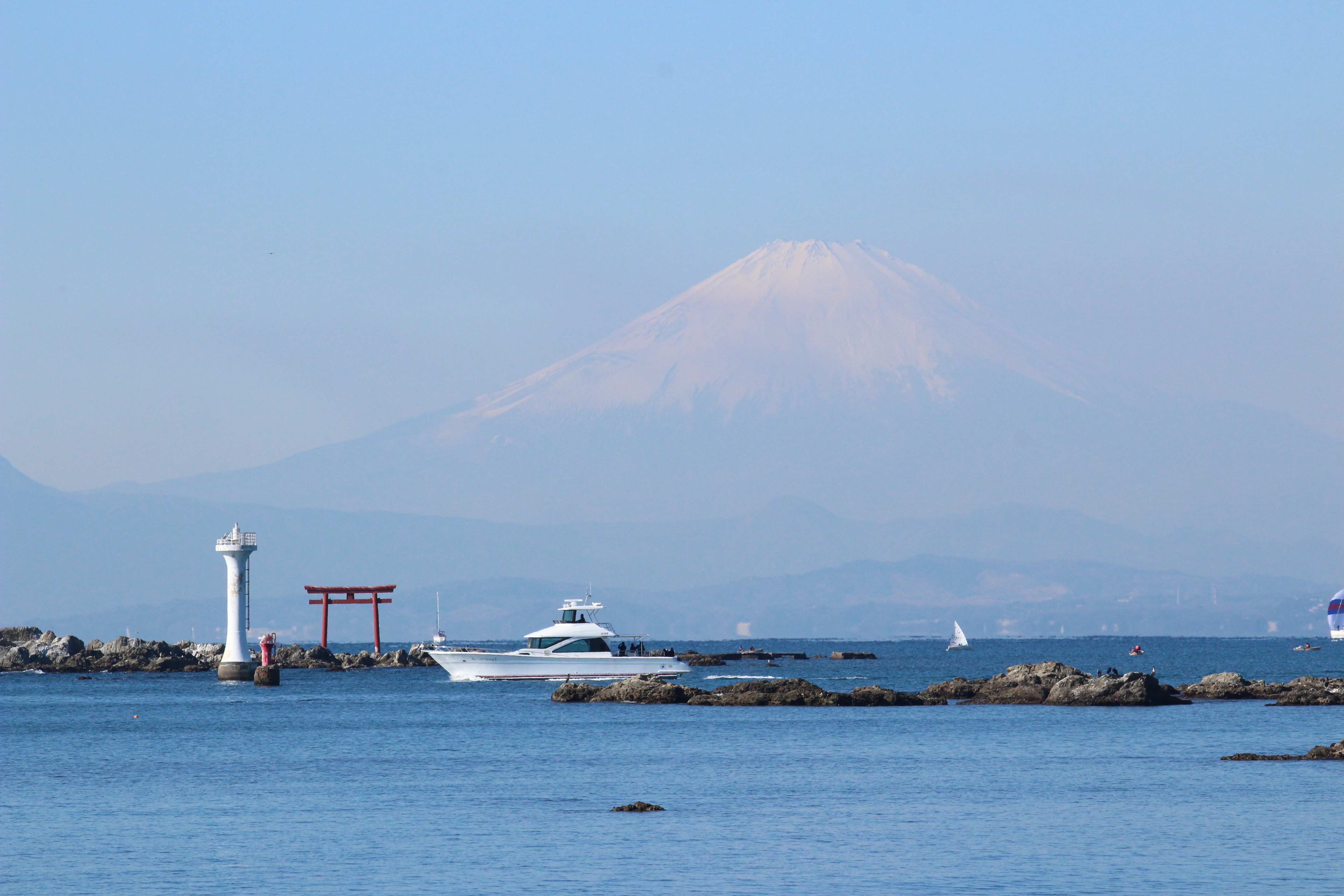 大海原を駆け巡ろう 江の島 裕次郎灯台周遊クルージング 三浦cocoon 三浦半島からのあたらしいすごしかた提案