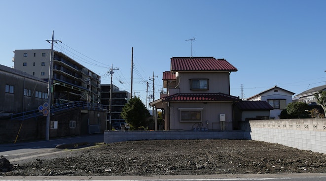 exterior_003.jpg