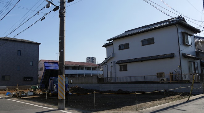 exterior_001.jpg