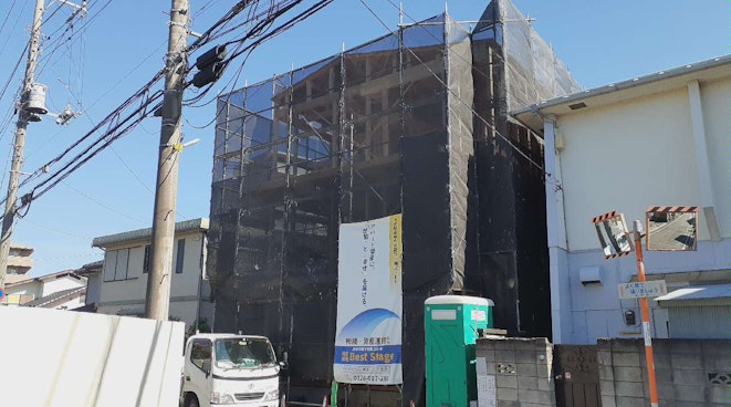b1040_exterior_006.jpg
