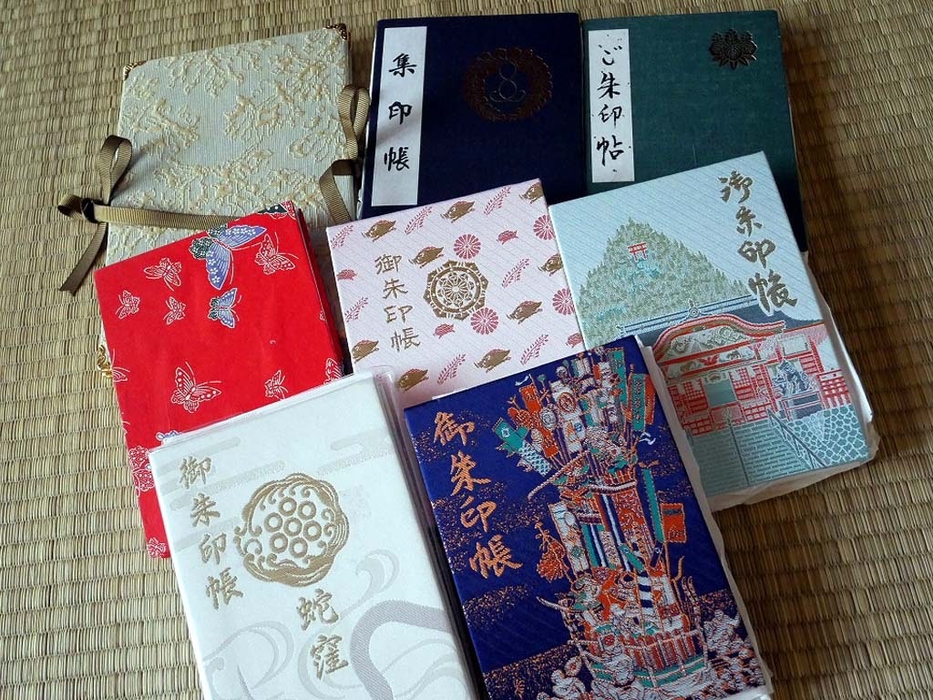 東京都内で御朱印集めを楽しもう かわいい かっこいい 人気の御朱印7選 Recotrip レコトリップ 東京都内で御朱印集めを楽しもう かわいい かっこいい 人気の御朱印7選 Recotrip レコトリップ