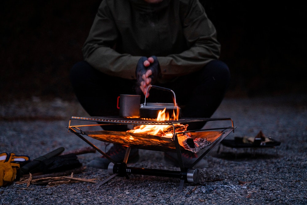 炎のゆらぎとじぶん時間。寒い冬にこそ暖かさを感じる「焚き火キャンプ」をはじめよう！