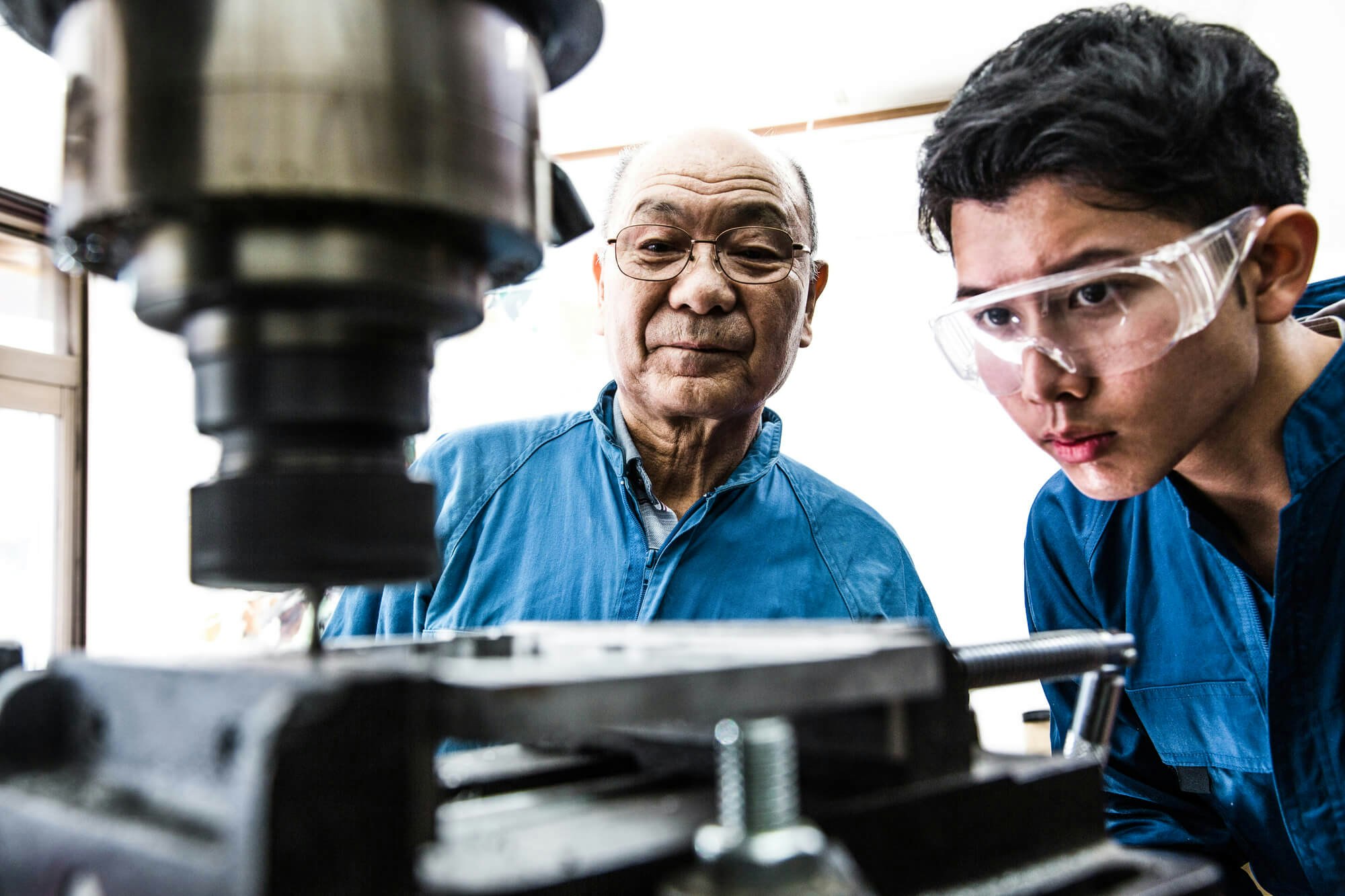 50代 60代でも工場エンジニアに転職できる 成功のポイントを押さえよう シニアタイムズ シニアジョブ